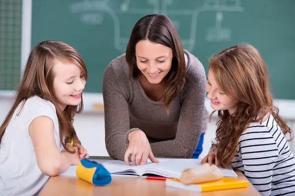 Learning students — Stock Photo, Image