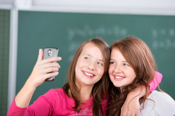 Two elementary students — Stock Photo, Image