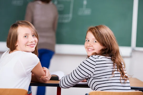 Unga studenter — Stockfoto