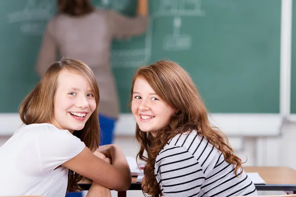 Vrolijke studenten — Stockfoto