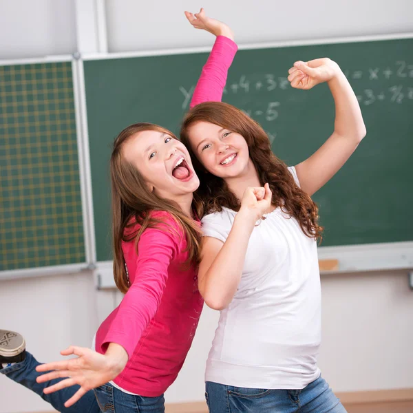 Two happy students — Stock Photo, Image