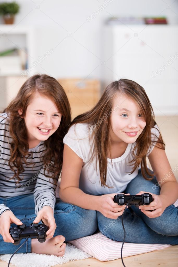 Fotos de Meninas vídeo game, Imagens de Meninas vídeo game sem royalties