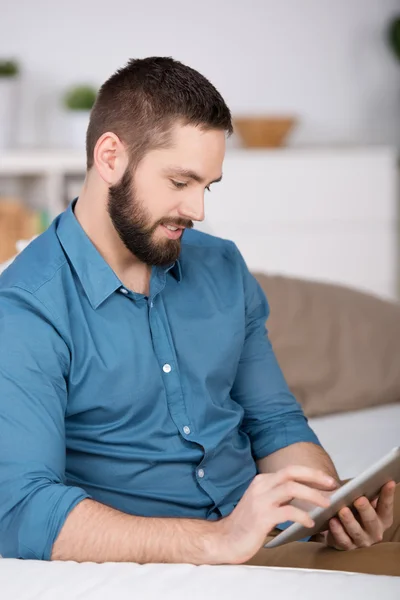Young Man Holding Digital Tablet — Stock Photo, Image