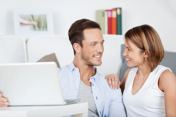 En pareja enamorada —  Fotos de Stock