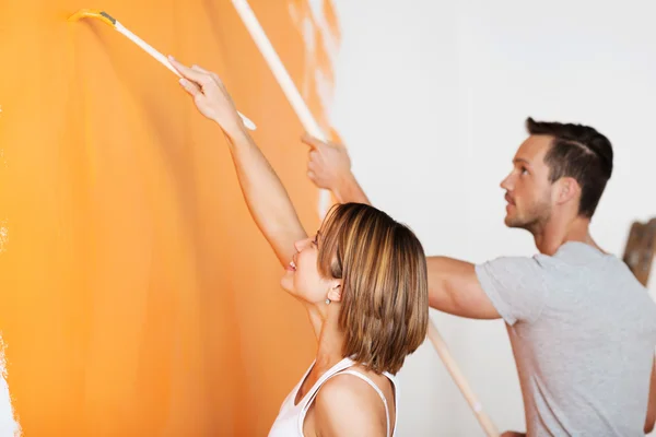 Young happy couple — Stock Photo, Image