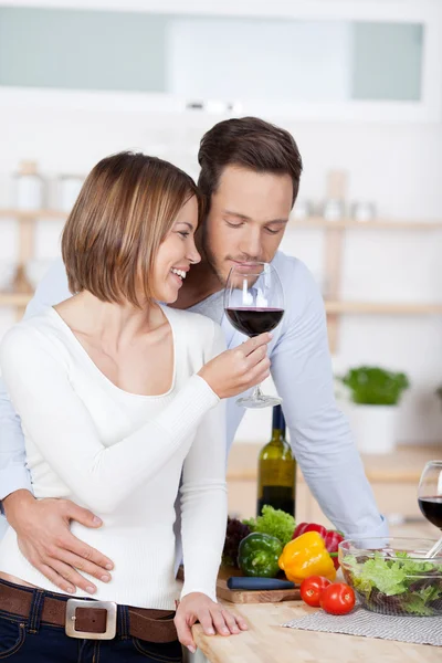 Couple in kitchen — Stock Photo, Image