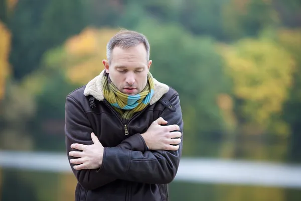 Man Freezing From Cold — Stock Photo, Image