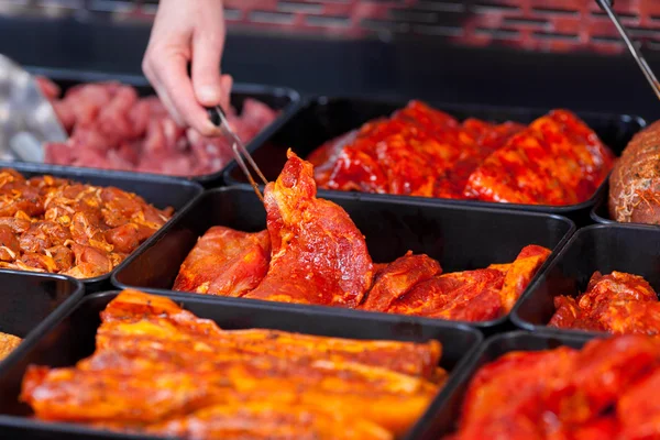 Gemarineerde vlees voor het grillen — Stockfoto