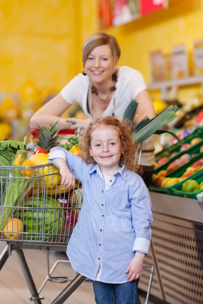 Beautiful mother and daughter — Stock Photo, Image