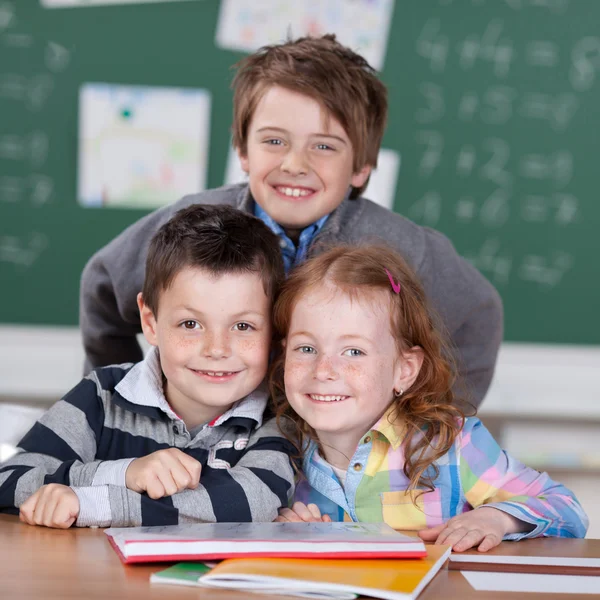 Lachende kinderen — Stockfoto