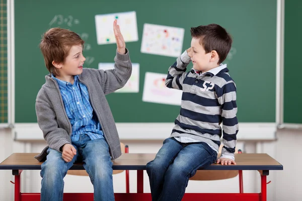 Two male students — Stock Photo, Image