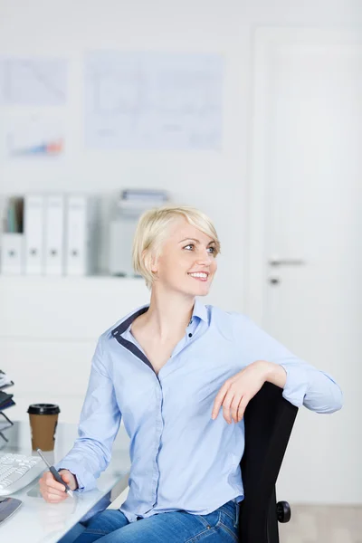 Confident Businesswoman Looking Away — Stock Photo, Image