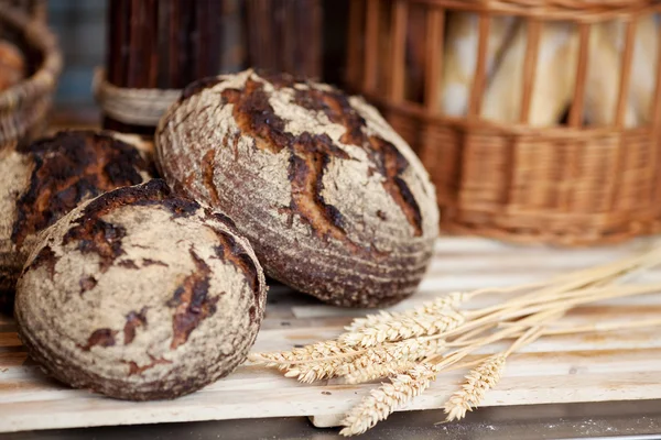 Choice of bread in the bakery — Stock Photo, Image