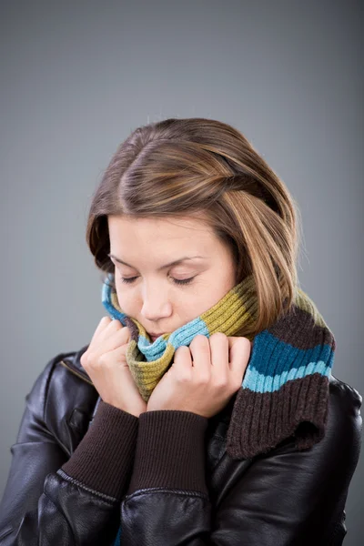 Freezing woman — Stock Photo, Image