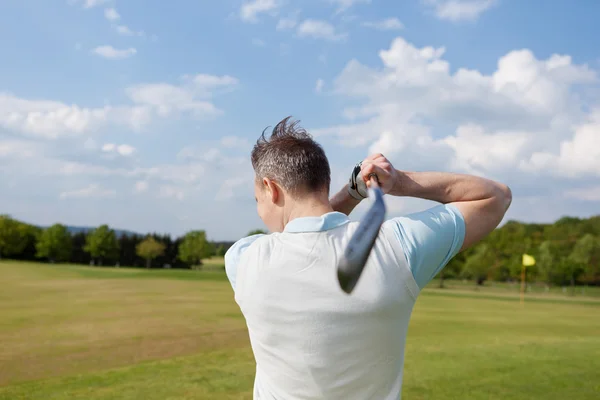 Praktykujących golf — Zdjęcie stockowe