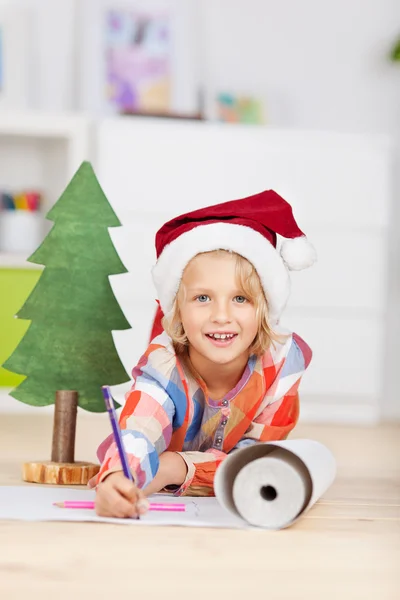 Menina bonito comemorando o Natal — Fotografia de Stock