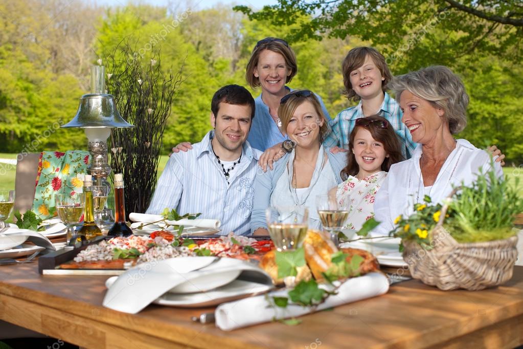 family picnic | 图库照片 08 racorn #27280527