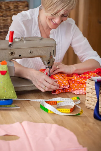 Designer Sewing Clothes In Workshop — Stock Photo, Image