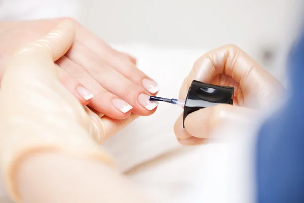 Manicure in a beauty salon — Stock Photo, Image