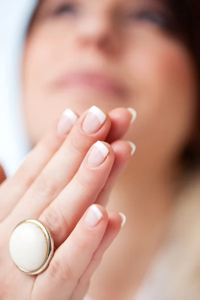 Visão de perto de unhas de dedo manicured — Fotografia de Stock