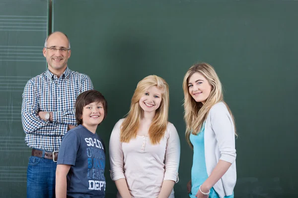 Equipo exitoso en la escuela — Foto de Stock