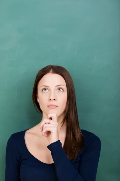 Junge nachdenkliche Frau — Stockfoto