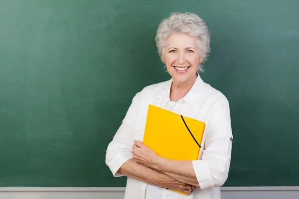 Caucaisna fröhlich weiblich senior lehrer — Stockfoto