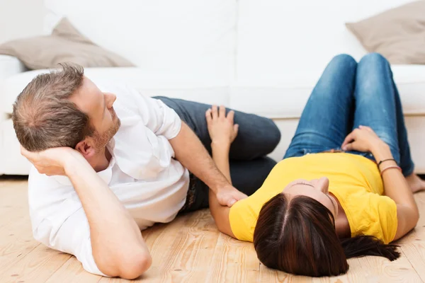 Affectionate couple enjoying a relaxing day — Stock Photo, Image