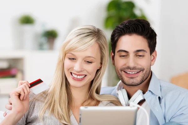 Happy online shoppers — Stock Photo, Image