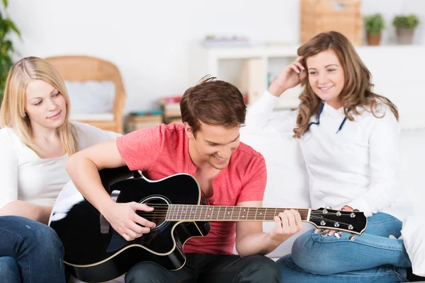 Teenage boy playing guitar music — Stock Photo, Image