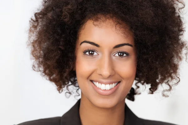 Portrait of a beautiful African American woman — Stock Photo, Image