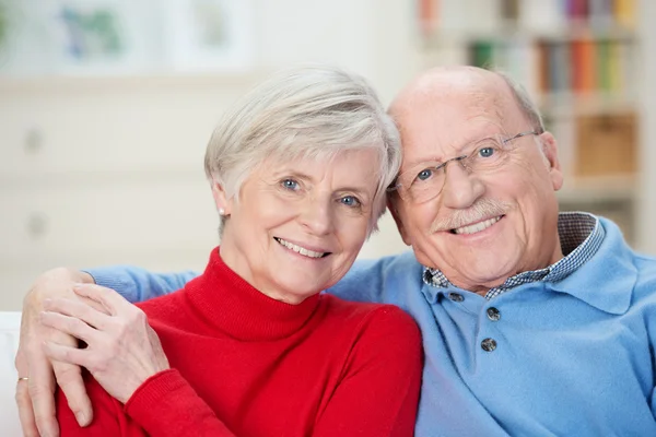 Attractive elderly couple — Stock Photo, Image