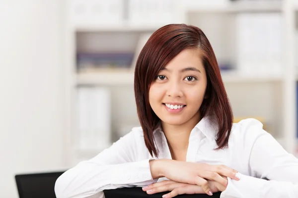 Mujer de negocios asiática o estudiante —  Fotos de Stock