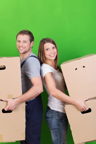 Casal se mudando para sua nova casa — Fotografia de Stock