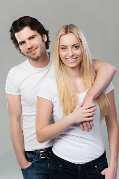 Casual joven pareja — Foto de Stock