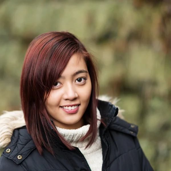 Pretty young Asian woman — Stock Photo, Image