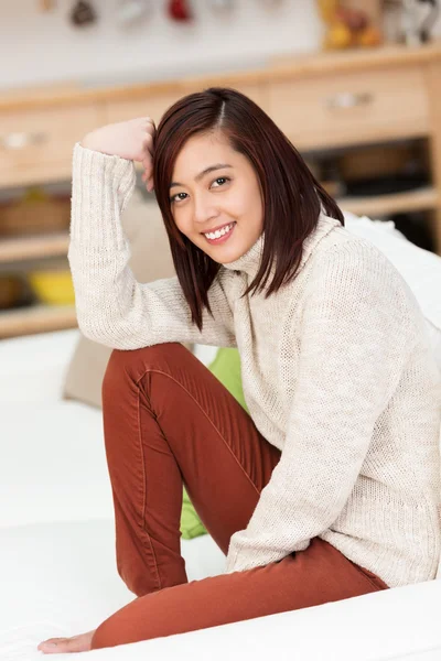 Young Asian woman — Stock Photo, Image