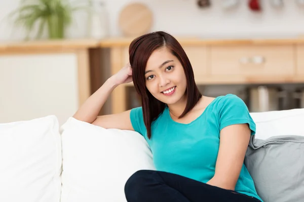 Young Asian woman — Stock Photo, Image