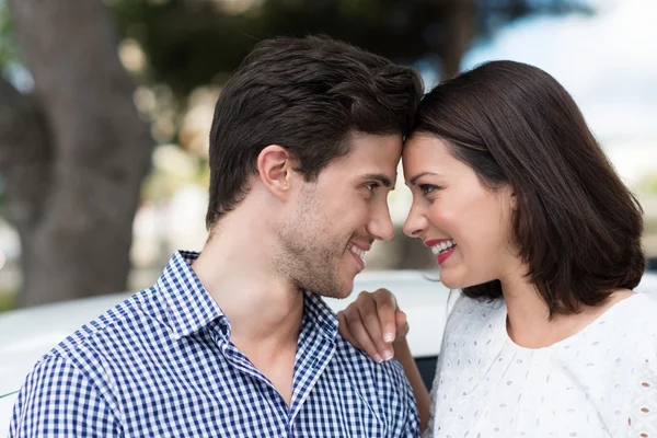 Couple staring into each others eyes — Stock Photo, Image