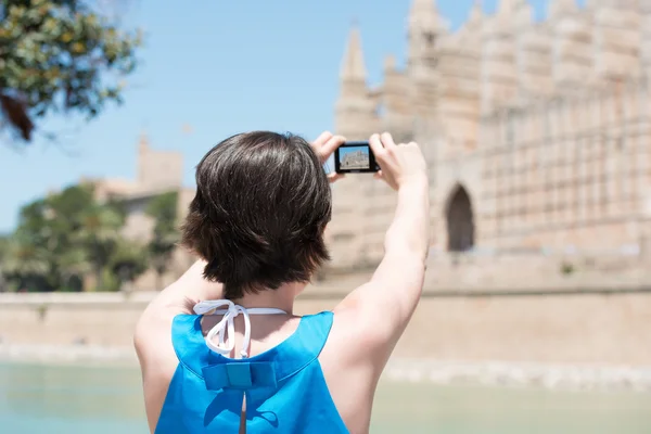 女人旅游摄影具有里程碑意义 — 图库照片