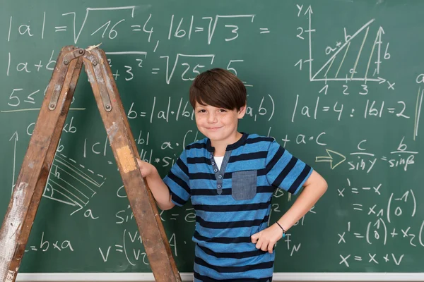 Ung pojke prodigy i skolan — Stockfoto