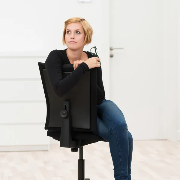 Businesswoman deep in contemplation — Stock Photo, Image