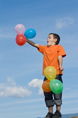 Balonlu çocuk
