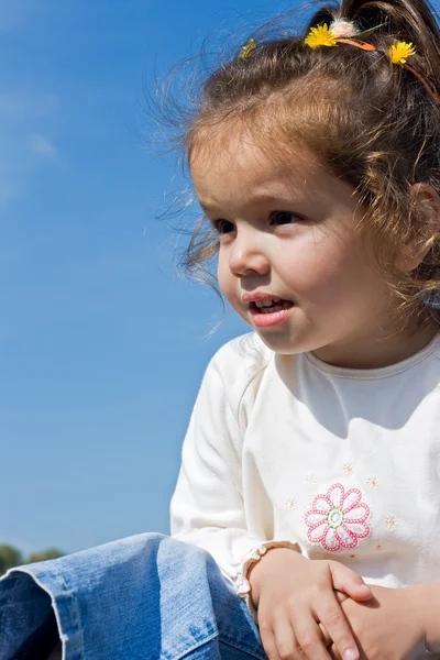 Little girl looking away — Stock Photo, Image