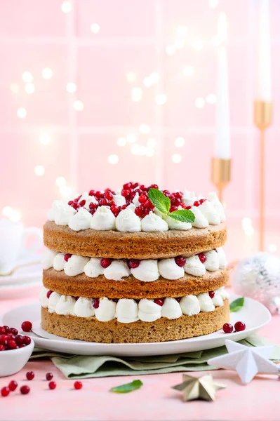 Праздничный Пряный Пряный Торт Брусникой Клюквой Сливочным Сыром Розовом Фоне — стоковое фото