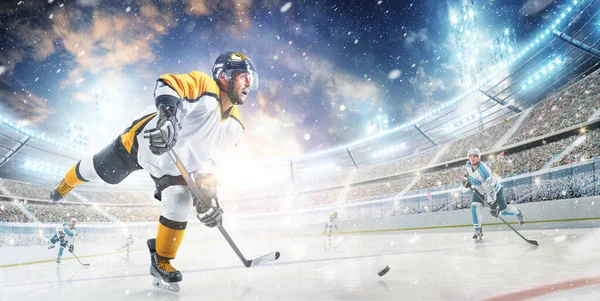 Sport. Professional hockey player in action. Sports emotions. Hockey concept. Ad — Stock Photo, Image