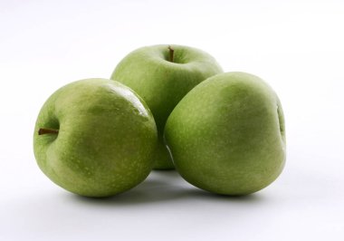                                Beyaz arkaplanda yeşil elma