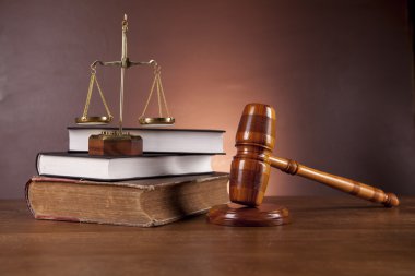 Hukuk ve adalet kavramı, tokmak