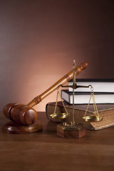 Wooden gavel and justice stuff — Stock Photo, Image