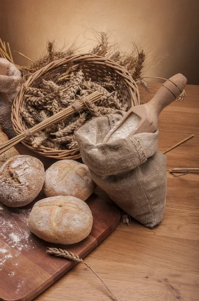 Ekmek ve rulolar kompozisyonu — Stok fotoğraf